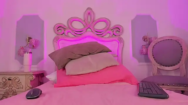 Sara  Williams online show from 11-10-25, 03:44