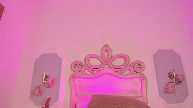 Sara  Williams online show from 11-28-25, 03:50