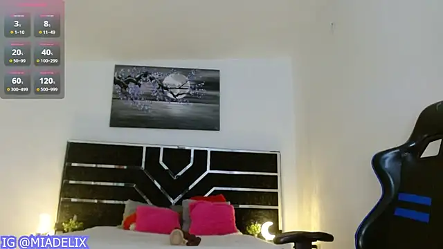 -MiaDelight- online show from 02-10-26, 12:04