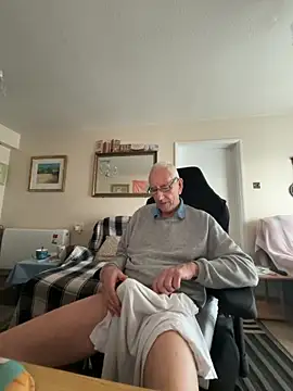 cutaboverest online show from 02-06-26, 04:03