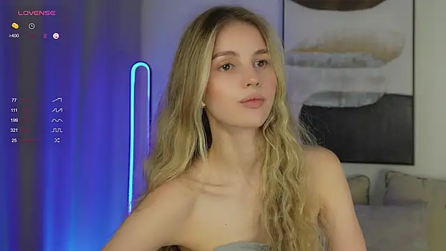 Snapshot of Fluffy-Angel chatting on 10-08-25, 04:03 Fluffy-Angel online show from 10-08-25, 04:03