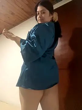 Stephania 18 online show from 09-18-25, 10:13