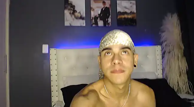 Mackenzzie 777  online show from 03-18-25, 02:40