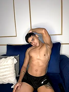 Mackenzzie 777  online show from 10-21-25, 04:34