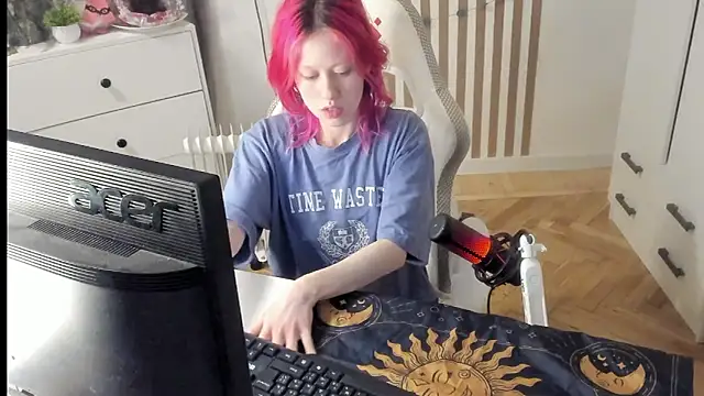 Silly  Milly online show from 02-08-26, 03:43