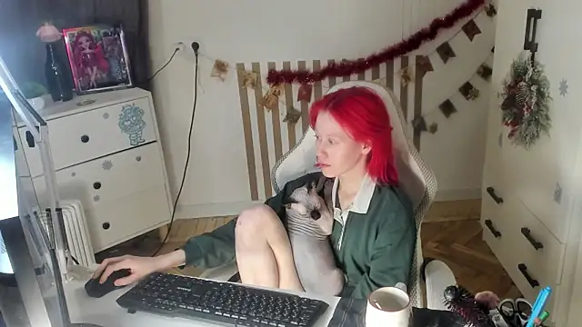 Silly  Milly online show from 12-21-25, 04:08