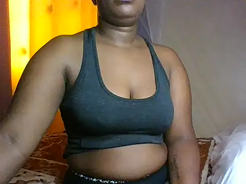 Missshelo online show from 12-21-25, 05:42