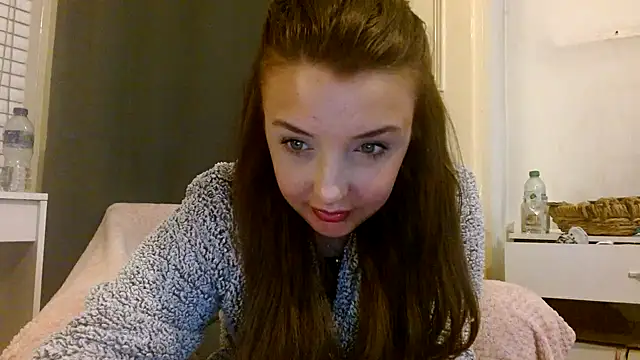 LucyLuxee19 online show from 02-05-25, 06:04