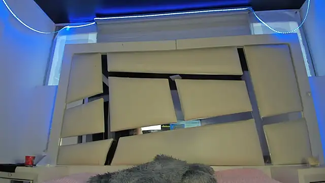 chrystal js online show from 03-26-26, 12:47