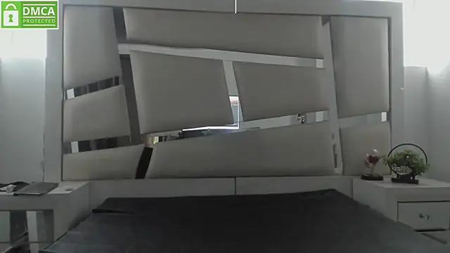 chrystal js online show from 02-05-26, 05:42