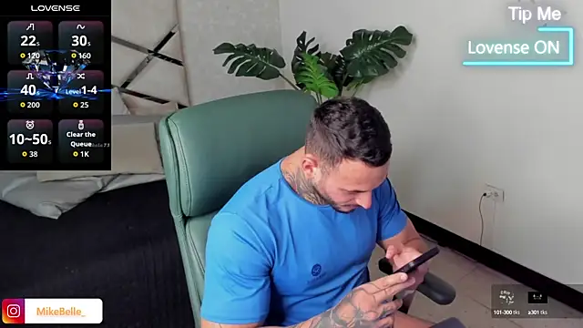 Snapshot of mike_belle chatting on 09-26-25, 08:16 mike belle online show from 09-26-25, 08:16