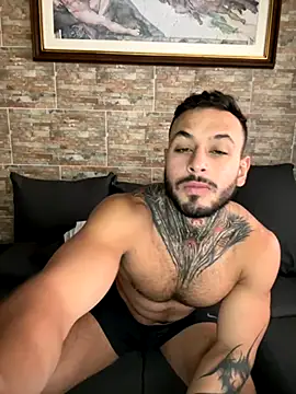 Snapshot of mike_belle chatting on 10-29-25, 04:50 mike belle online show from 10-29-25, 04:50