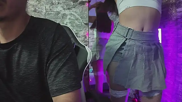 HotCouple 697 online show from 12-21-25, 01:30