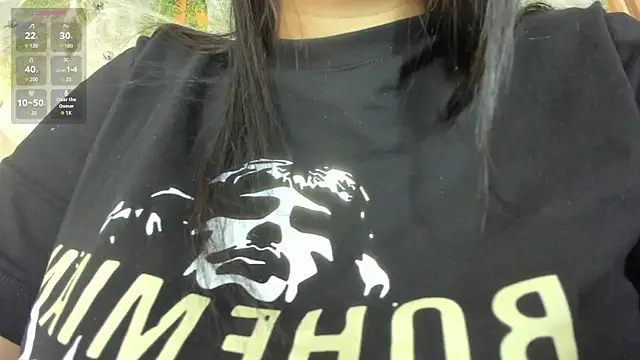 Snapshot of Lana_Lann chatting on 10-18-25, 12:18 Lana Lann online show from 10-18-25, 12:18