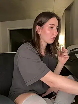 nerdynina online show from 11-08-25, 10:24