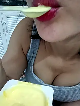 Snapshot of ___Erin___ chatting on 11-16-25, 03:55 Erin online show from 11-16-25, 03:55