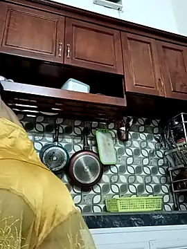 Snapshot of ___Erin___ chatting on 11-06-25, 03:05 Erin online show from 11-06-25, 03:05