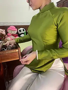    Erin    online show from 04-19-26, 02:23