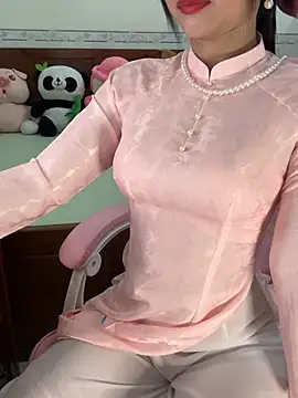    Erin    online show from 06-27-26, 01:44