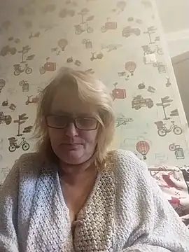 Snapshot of Forest-Lady chatting on 10-21-25, 08:14 Forest-Lady online show from 10-21-25, 08:14