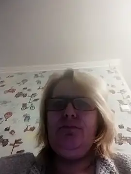 Snapshot of Forest-Lady chatting on 10-20-25, 03:01 Forest-Lady online show from 10-20-25, 03:01