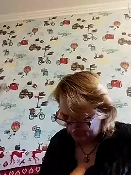 Snapshot of Forest-Lady chatting on 03-07-25, 01:29 Forest-Lady online show from 03-07-25, 01:29