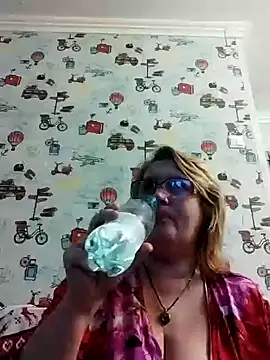Snapshot of Forest-Lady chatting on 03-09-25, 05:28 Forest-Lady online show from 03-09-25, 05:28