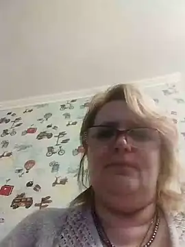 Snapshot of Forest-Lady chatting on 02-24-25, 03:09 Forest-Lady online show from 02-24-25, 03:09