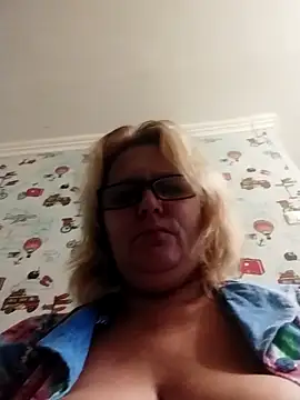 Snapshot of Forest-Lady chatting on 09-25-25, 03:29 Forest-Lady online show from 09-25-25, 03:29