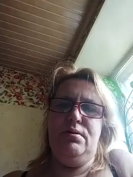 Snapshot of Forest-Lady chatting on 10-04-25, 10:39 Forest-Lady online show from 10-04-25, 10:39