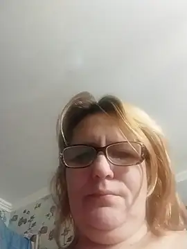 Forest-Lady online show from 02-18-26, 06:11