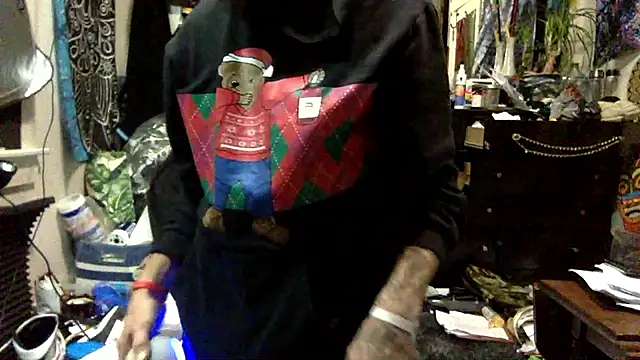 Snapshot of Robriguezxxx chatting on 12-19-25, 05:43 Robriguezxxx online show from 12-19-25, 05:43