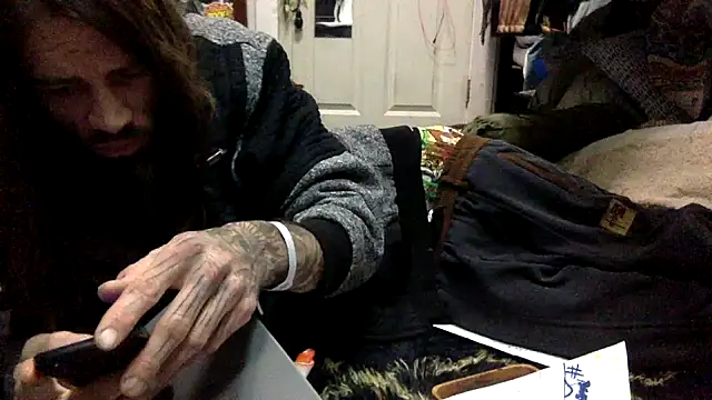 Snapshot of Robriguezxxx chatting on 12-14-25, 05:35 Robriguezxxx online show from 12-14-25, 05:35