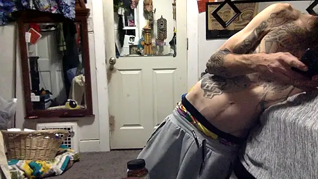 Snapshot of Robriguezxxx chatting on 03-14-25, 01:37 Robriguezxxx online show from 03-14-25, 01:37