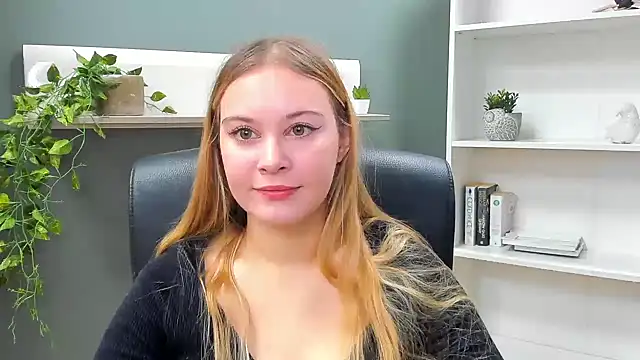 Snapshot of kitty_valeria chatting on 01-11-25, 07:49 kitty valeria online show from 01-11-25, 07:49