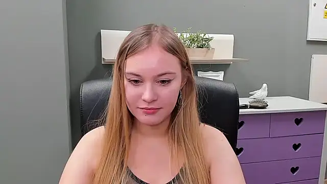 Snapshot of kitty_valeria chatting on 02-09-25, 11:25 kitty valeria online show from 02-09-25, 11:25