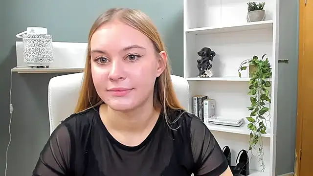 Snapshot of kitty_valeria chatting on 12-29-24, 07:39 kitty valeria online show from 12-29-24, 07:39