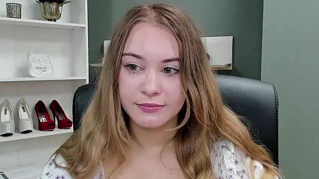 Snapshot of kitty_valeria chatting on 10-11-25, 06:36 kitty valeria online show from 10-11-25, 06:36