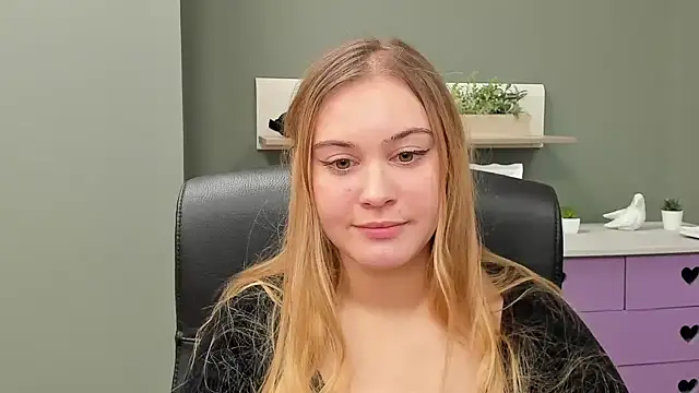 Snapshot of kitty_valeria chatting on 02-23-25, 11:00 kitty valeria online show from 02-23-25, 11:00