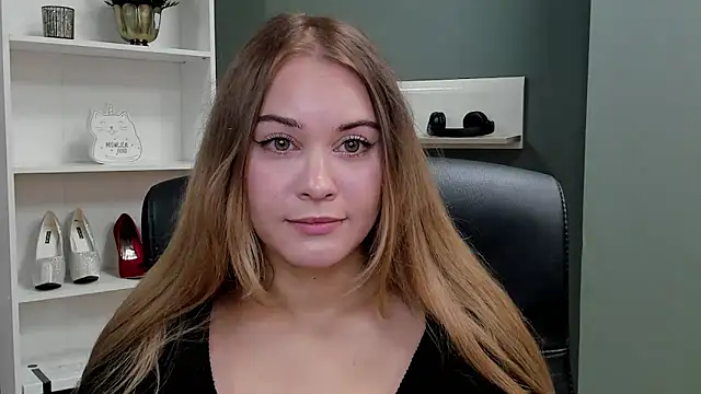 Snapshot of kitty_valeria chatting on 10-12-25, 06:48 kitty valeria online show from 10-12-25, 06:48
