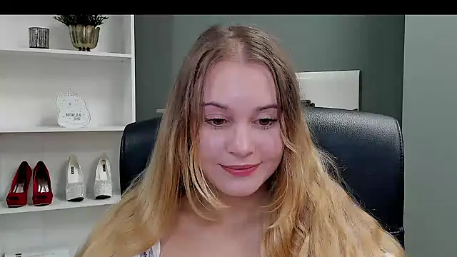 Snapshot of kitty_valeria chatting on 09-17-25, 08:55 kitty valeria online show from 09-17-25, 08:55