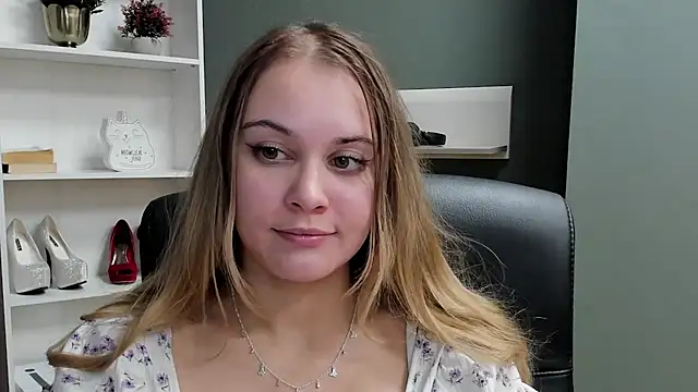 kitty valeria online show from 12-14-25, 07:52