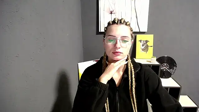 Snapshot of lady_olivia_ chatting on 10-16-25, 02:03 lady olivia online show from 10-16-25, 02:03