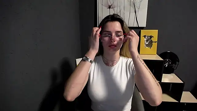 lady olivia  online show from 05-19-26, 01:18