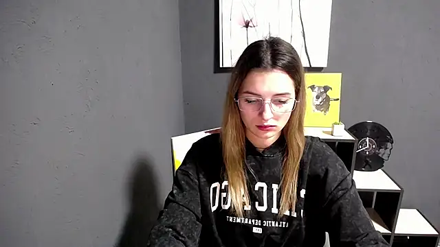 lady olivia  online show from 11-13-25, 04:44