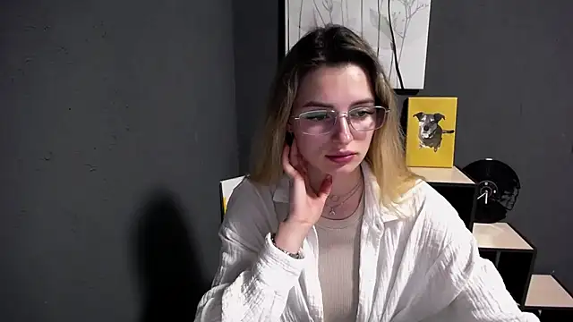 lady olivia  online show from 05-07-26, 01:58