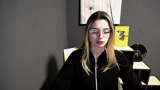 lady olivia  online show from 04-27-26, 12:14