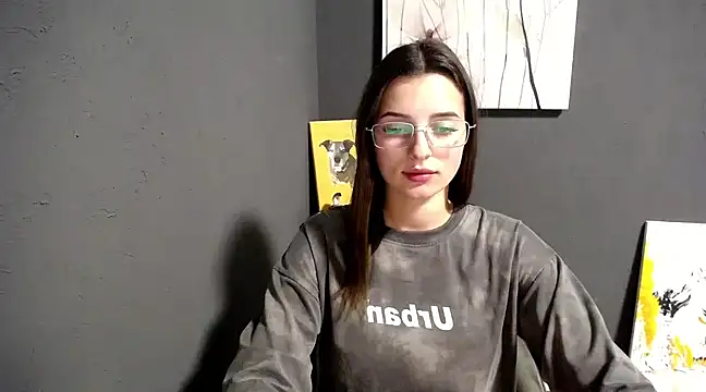 Snapshot of lady_olivia_ chatting on 02-17-25, 04:50 lady olivia online show from 02-17-25, 04:50
