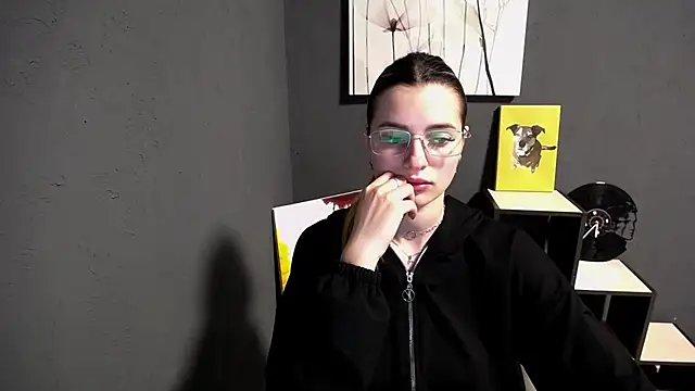 lady olivia  online show from 05-15-26, 12:36
