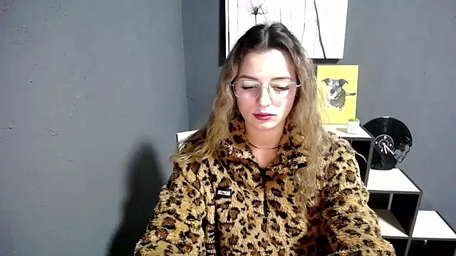 lady olivia  online show from 10-29-25, 05:12